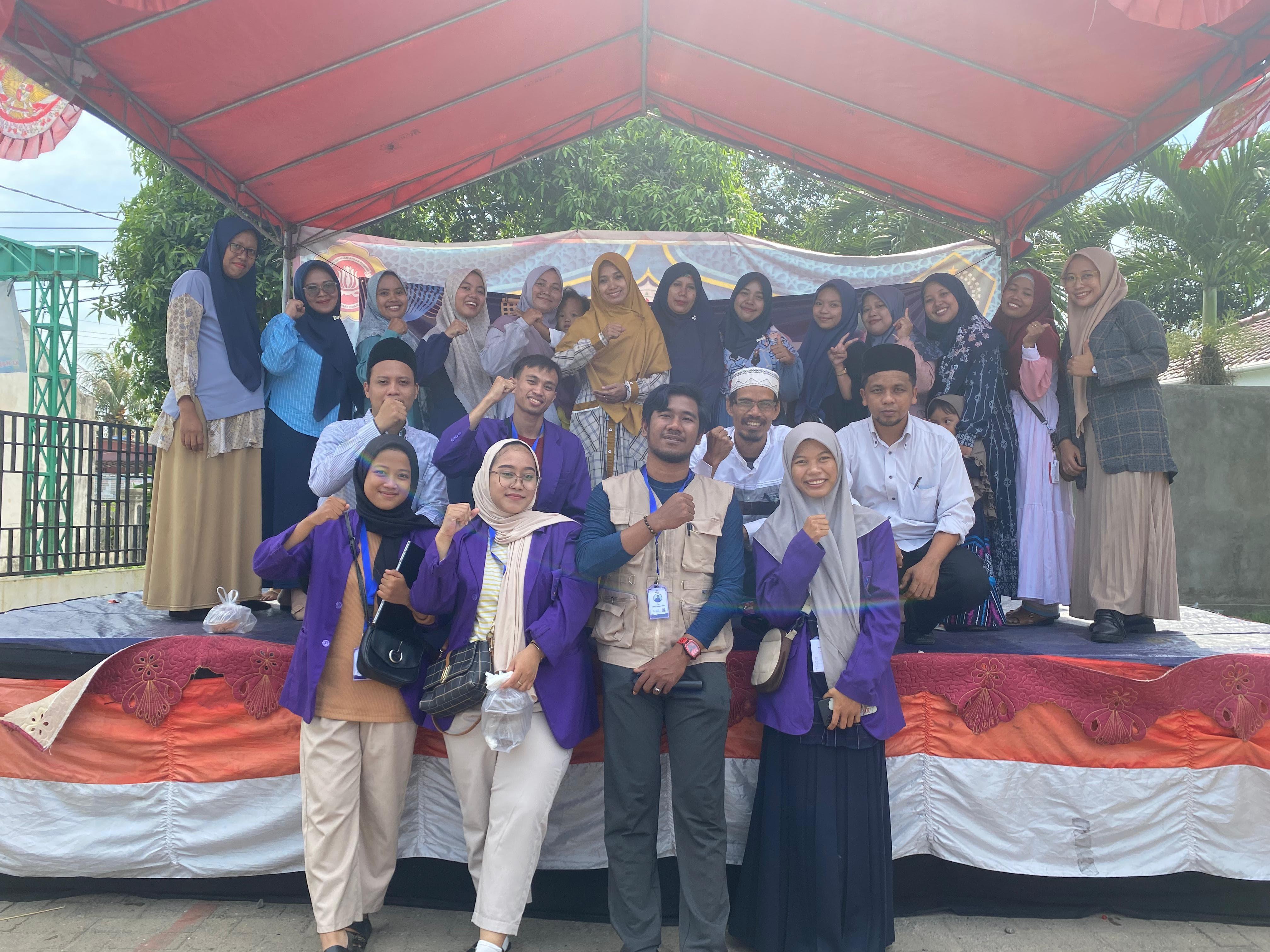 Kelompok KKN Universitas Tangerang Raya Desa Cisereh ikut mensukseskan kegiatan MI/MTS EXPO 2023 di sekolah MI/MTS Al Ikhlas desa cisereh.